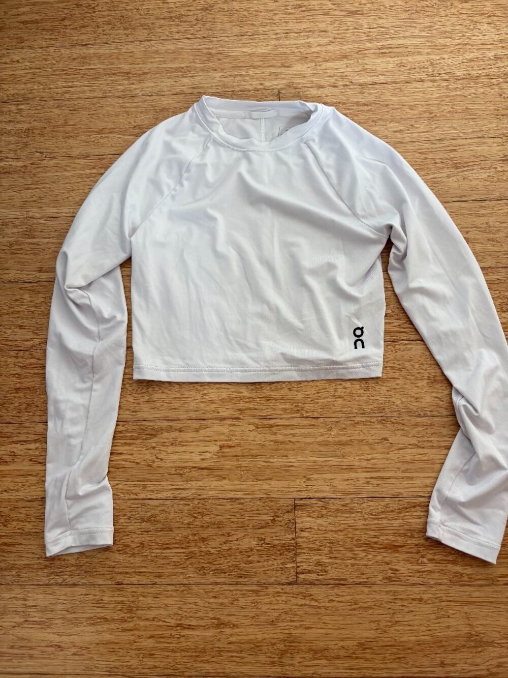 On Cloud Run Top Womens Small White Movement Long T Crop Running Athletic